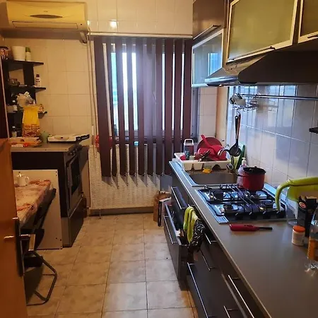 Canera In Apartament Central, Timpuri Noi Apartment