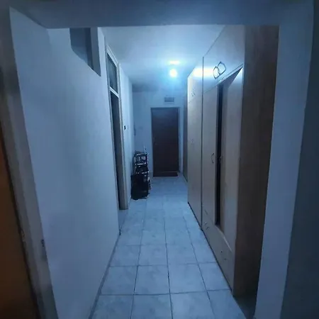 Canera In Apartament Central, Timpuri Noi * ブカレスト